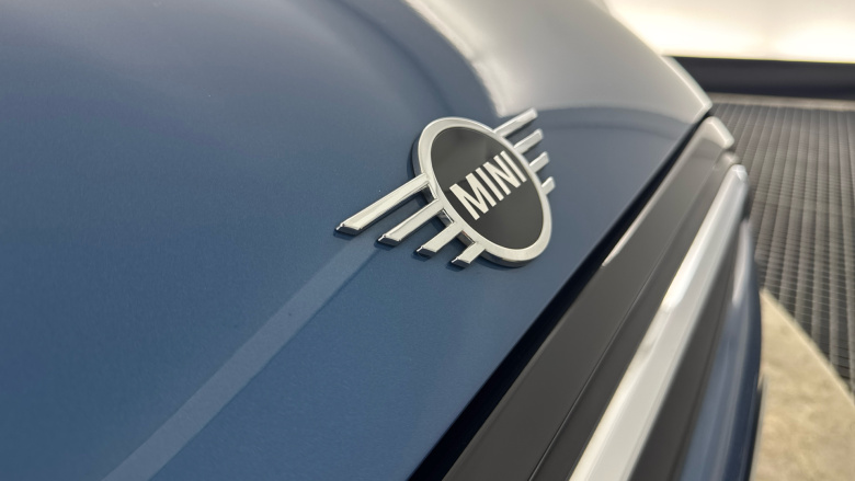 MINI Hatchback 1.5 Cooper Classic 3dr Auto Petrol Hatchback